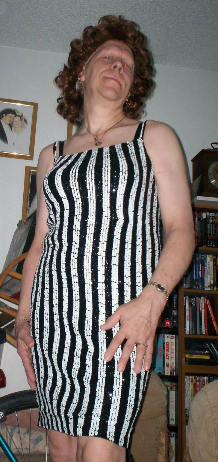 front view classic 50's dress; Size=180 pixels wide