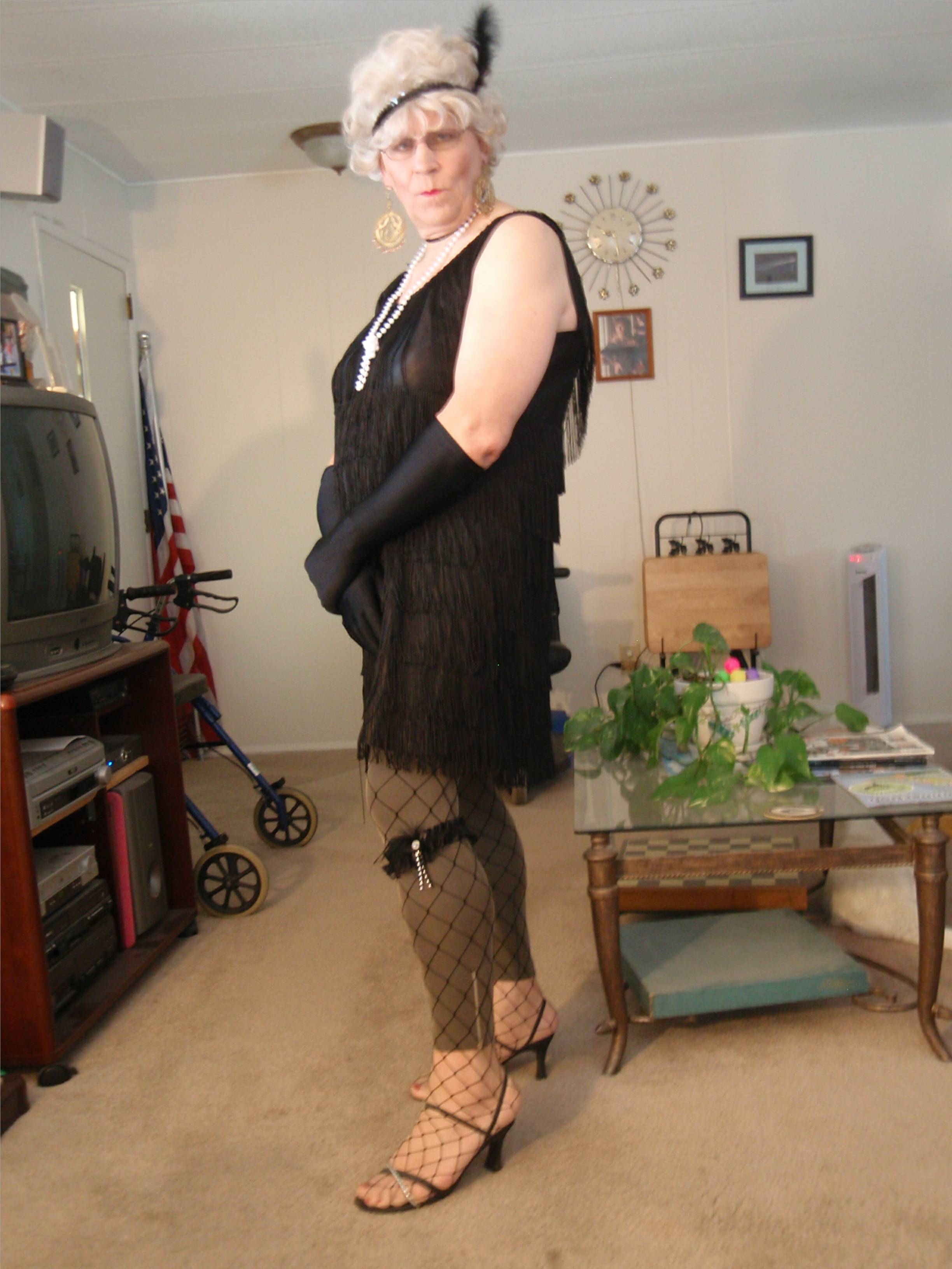 flapper - head to toe another view; Size=180 pixels wide