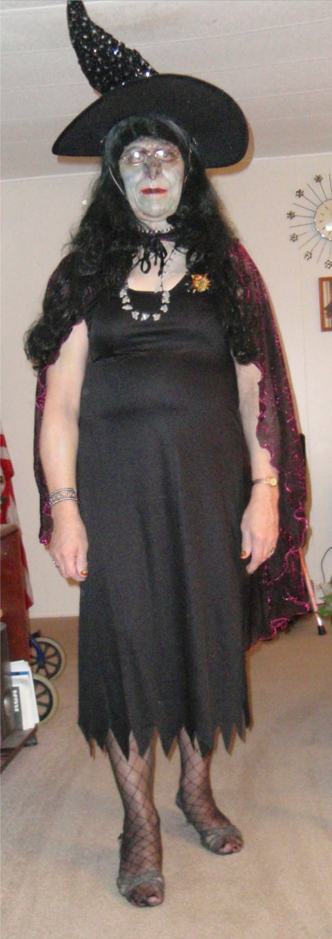 witch - head to toe; Size=180 pixels wide